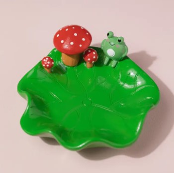 Canna Style Frog Lily Pad Ashtray